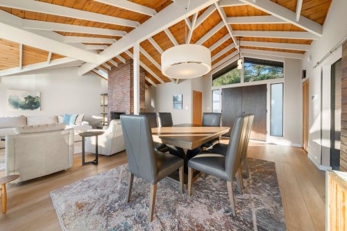 4570 Woodgreen Court, West Vancouver, BC 