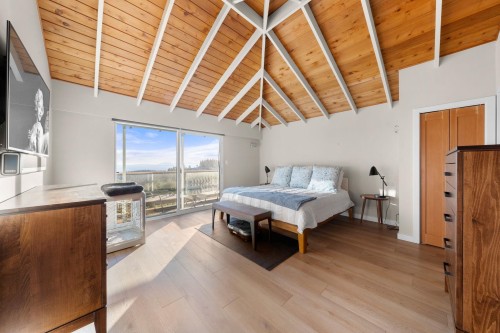 4570 Woodgreen Court, West Vancouver, BC 