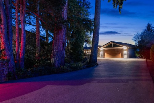 4570 Woodgreen Court, West Vancouver, BC 