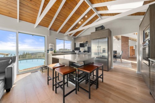 4570 Woodgreen Court, West Vancouver, BC 