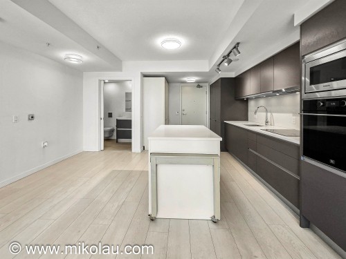 318-180 2Nd Avenue E, Vancouver, BC - Indoor Photo Showing Other Room