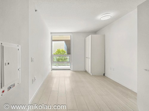 318-180 2Nd Avenue E, Vancouver, BC - Indoor Photo Showing Other Room