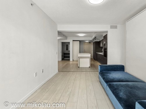 318-180 2Nd Avenue E, Vancouver, BC - Indoor Photo Showing Other Room