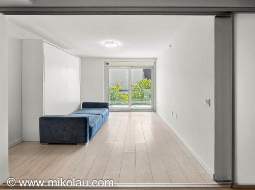318-180 2Nd Avenue E, Vancouver, BC - Indoor Photo Showing Other Room