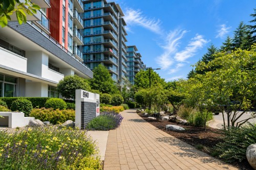 308-8940 University Crescent, Burnaby, BC 