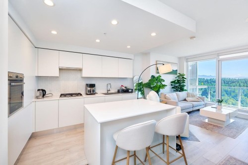 3302-3833 Evergreen Place  Burnaby, BC V3J 0M2