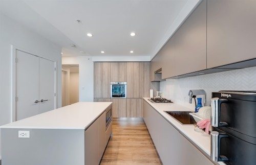 4006-3809 Evergreen Place, Burnaby, BC 
