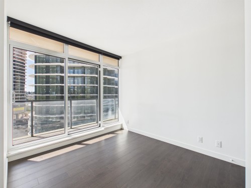 509-4880 Lougheed, Burnaby, BC - Indoor Photo Showing Other Room
