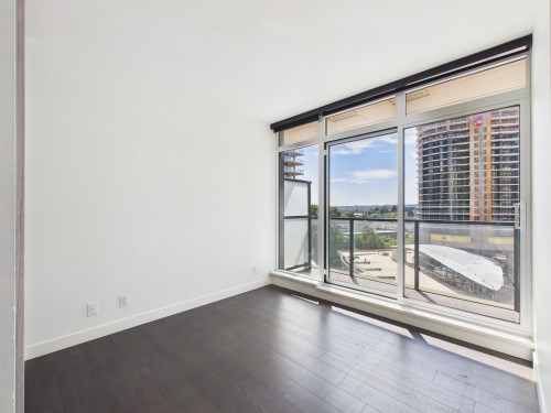 509-4880 Lougheed, Burnaby, BC - Indoor Photo Showing Other Room
