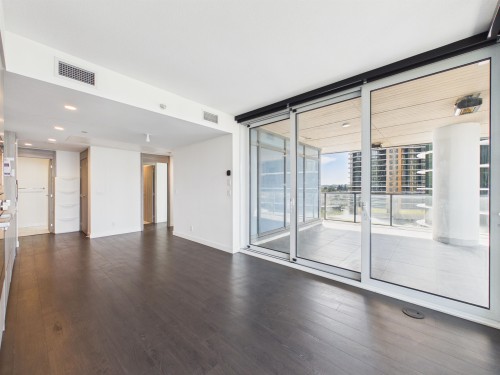 509-4880 Lougheed, Burnaby, BC - Indoor Photo Showing Other Room
