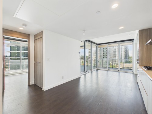 509-4880 Lougheed, Burnaby, BC - Indoor Photo Showing Other Room