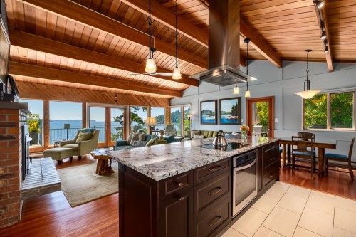 1475 Webb Road, Bowen Island, BC - Indoor