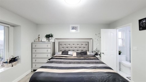 7480 Main Street, Vancouver, BC - Indoor Photo Showing Bedroom