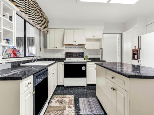 2599 Masefield Road, North Vancouver, BC 