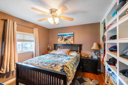 1052 Como Lake Avenue, Coquitlam, BC - Indoor Photo Showing Bedroom