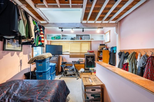 1052 Como Lake Avenue, Coquitlam, BC - Indoor