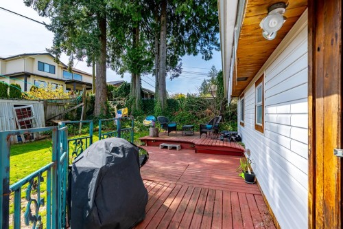 1052 Como Lake Avenue, Coquitlam, BC - Outdoor With Exterior