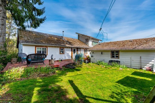 1052 Como Lake Avenue, Coquitlam, BC - Outdoor