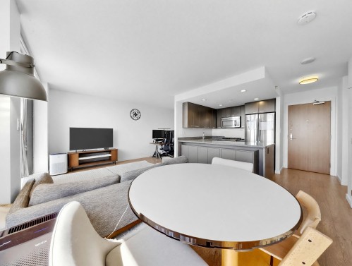 1802-2232 Douglas Road  Burnaby, BC V5C 0G9