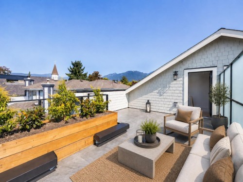 265 6Th Street W, North Vancouver, BC 