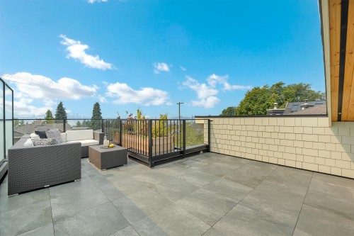 265 6Th Street W, North Vancouver, BC - Outdoor