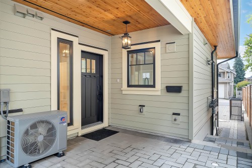 265 6Th Street W, North Vancouver, BC - Outdoor With Exterior