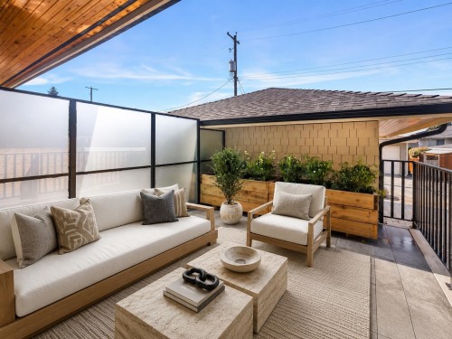265 6Th Street W, North Vancouver, BC 