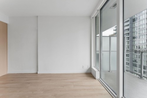 903-567 Clarke Road, Coquitlam, BC - Indoor Photo Showing Other Room