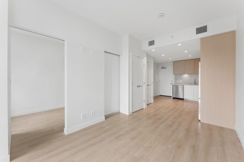 903-567 Clarke Road, Coquitlam, BC - Indoor
