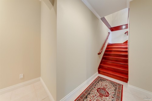 4989 Chalet Place, North Vancouver, BC 