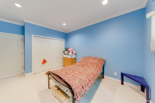 4989 Chalet Place, North Vancouver, BC 