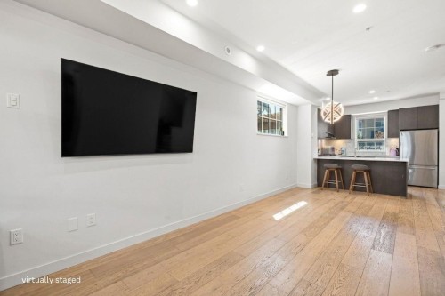 1038 Park Drive, Vancouver, BC - Indoor Photo Showing Kitchen