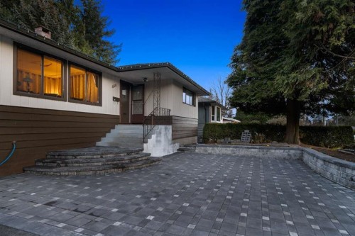 838 Dundonald Drive  Port Moody, BC V3H 1B7