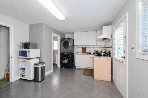 4151 Campobello Place, Richmond, BC - Indoor Photo Showing Laundry Room
