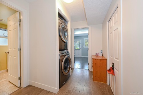 4151 Campobello Place, Richmond, BC - Indoor Photo Showing Laundry Room