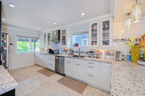 4151 Campobello Place, Richmond, BC - Indoor Photo Showing Kitchen With Double Sink