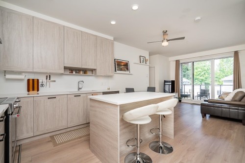 303-7579 16th Street  Burnaby, BC V3N 0H7