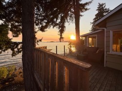 4861 Sunshine Coast Highway Sechelt, BC V7Z 0B6