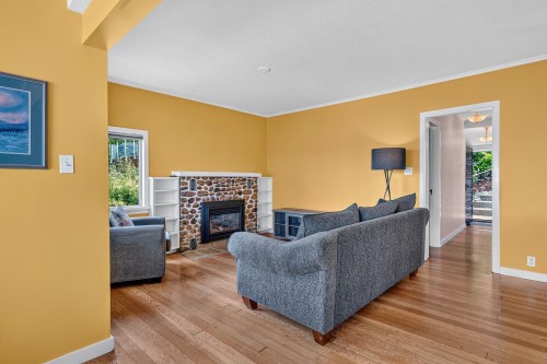 4861 Sunshine Coast Highway, Sechelt, BC 