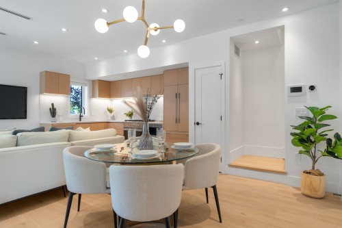 1008 52Nd Avenue W, Vancouver, BC 