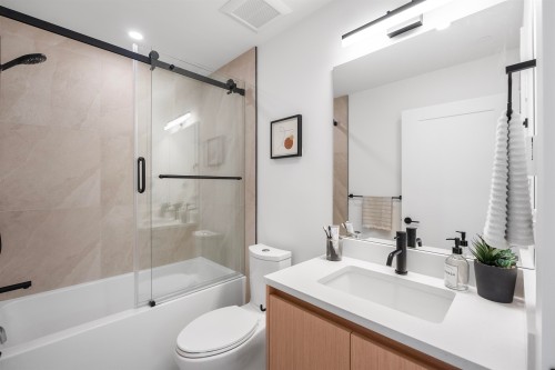 1008 52Nd Avenue W, Vancouver, BC 
