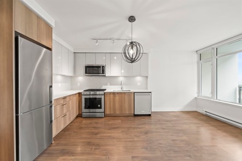 1301-258 Nelson's Court  New Westminster, BC V3L 0J9