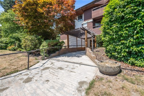 313-1177 Howie Avenue Avenue  Coquitlam, BC V3J 1T9