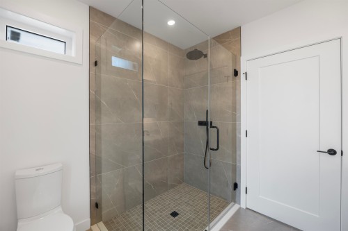 1012 52Nd Avenue W, Vancouver, BC 