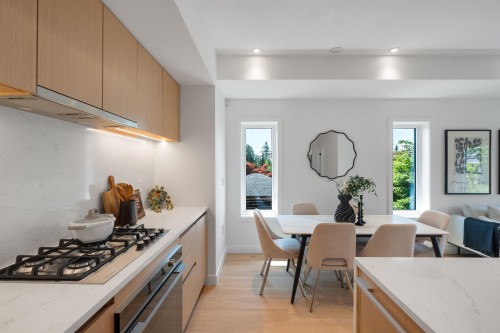 1012 52Nd Avenue W, Vancouver, BC 
