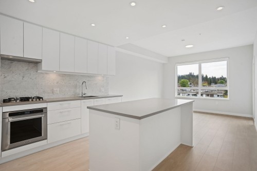 612-110 17th Street E North Vancouver, BC V7L 0K4