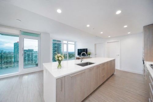 1601-6398 Silver Street  Burnaby, BC V5H 0K7