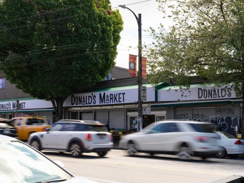 1-3034 5Th Avenue E, Vancouver, BC - Outdoor