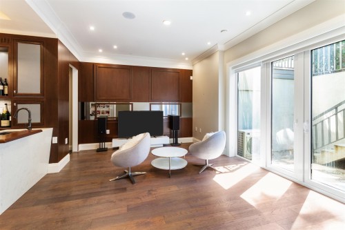3708 35Th Avenue W, Vancouver, BC - Indoor