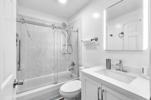5-2382 Parkway Boulevard, Coquitlam, BC - Indoor Photo Showing Bathroom
